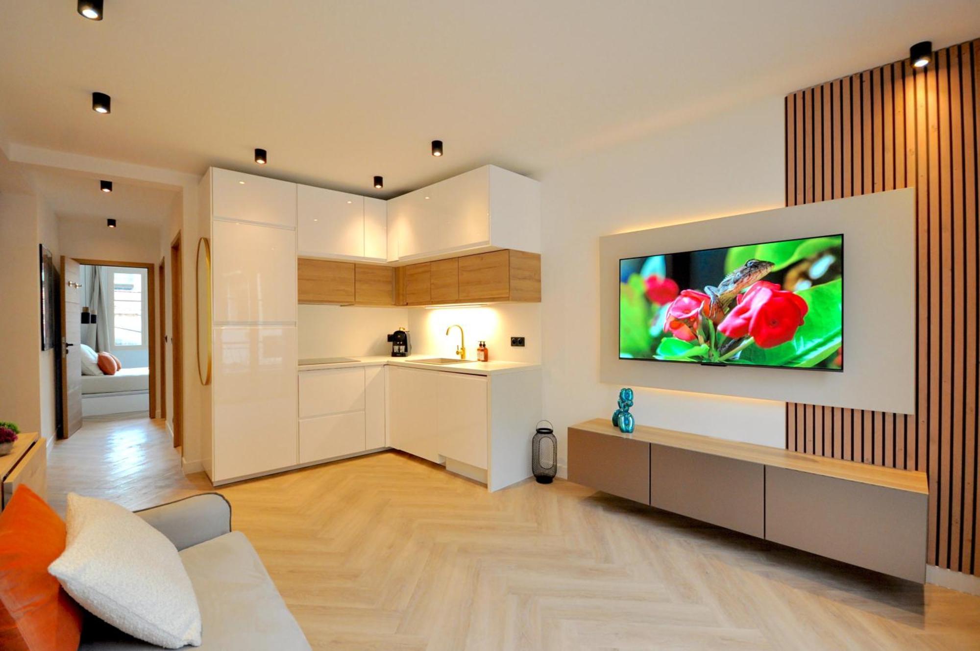 Monaco # Menton - 6 Persons - 2 Bedrooms - Full Renovated - Private Parking - Hypercenter - Clim - Beach And Sun 芒通 外观 照片