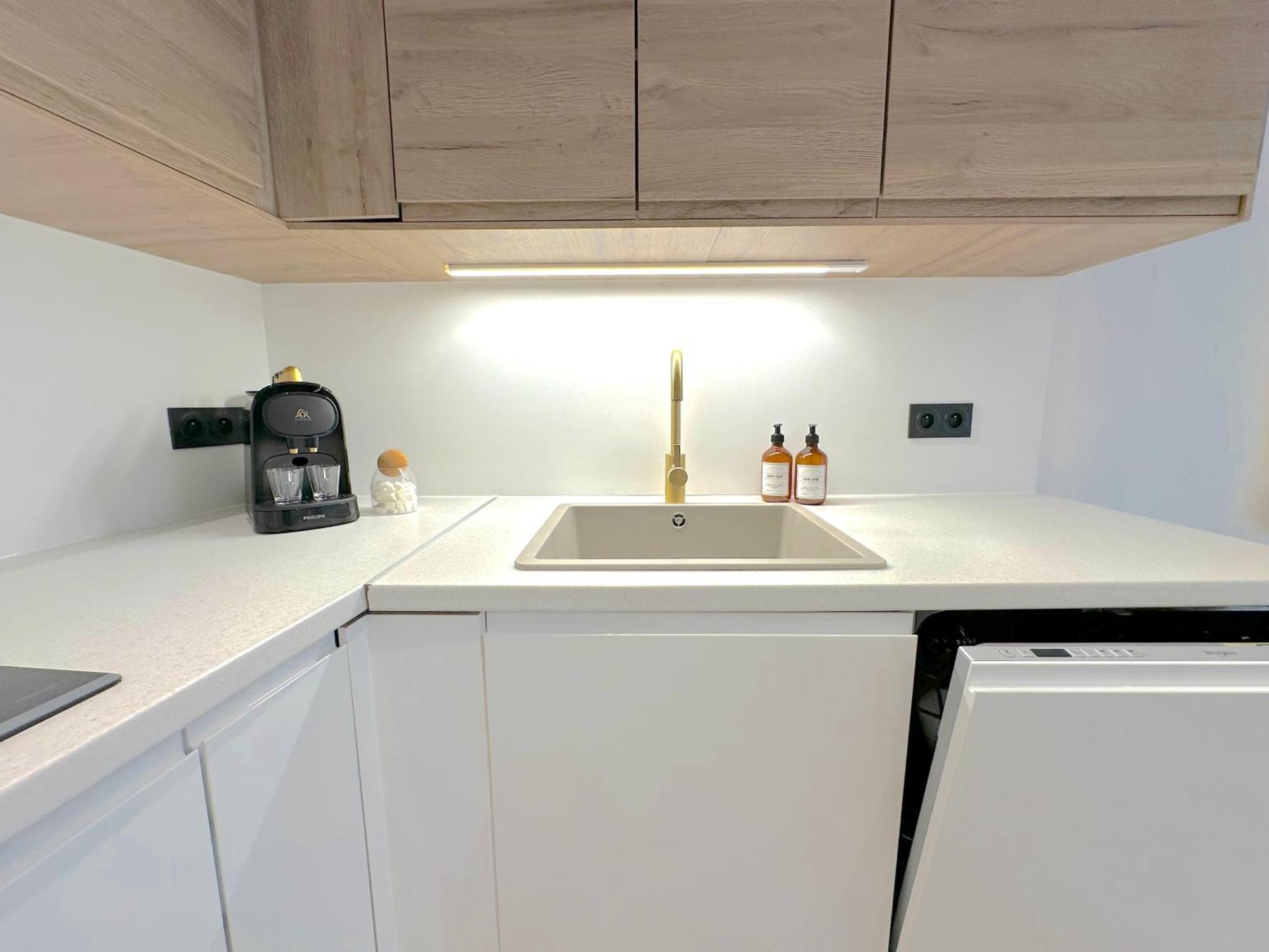 Monaco # Menton - 6 Persons - 2 Bedrooms - Full Renovated - Private Parking - Hypercenter - Clim - Beach And Sun 芒通 外观 照片